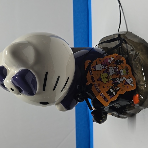 BNWT Hello Kitty and Friends RIP Halloween Decor - Picture 4 of 9